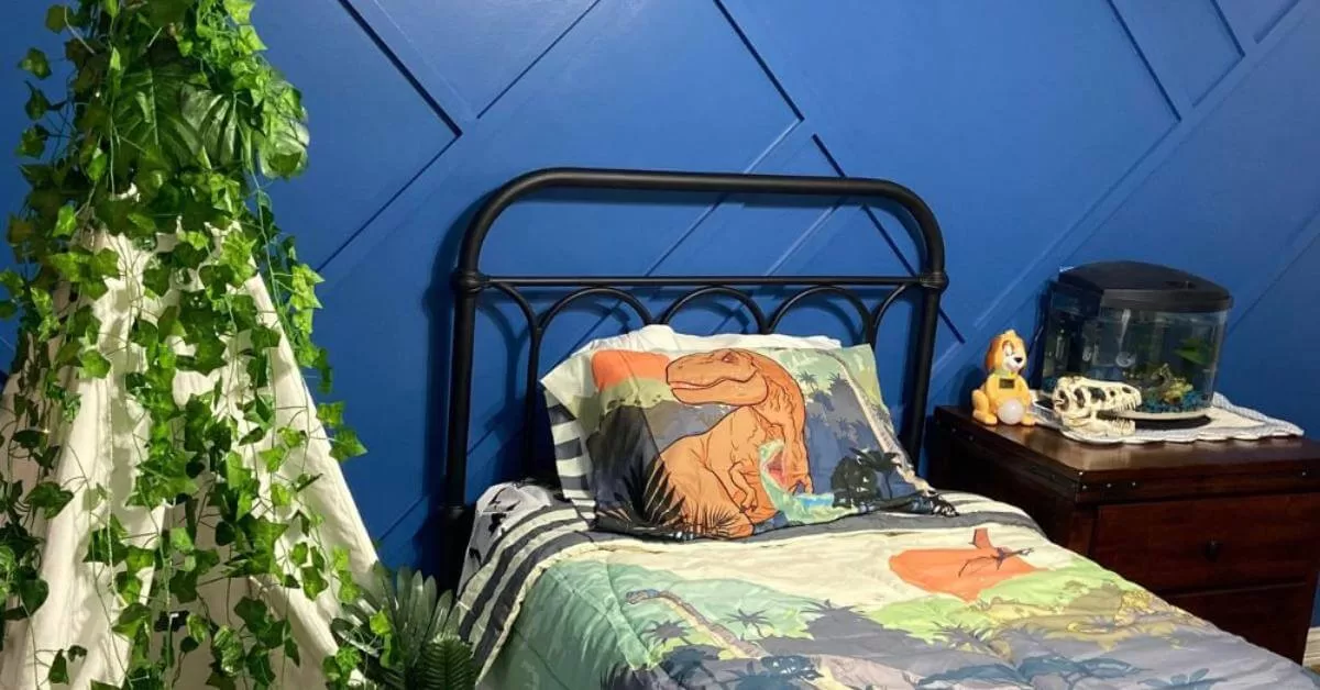 DINOSAUR BEDROOM MAKEOVER